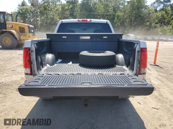 2007 GMC Sierra 1500 SLE1 z VIN 2GTEC13C971554483, wystawiony jako Copart lot #81691965 z przebiegiem 224 890 mil mil oraz Szkoda całkowita • Salvage title. Historia ofert i sprzedaży dostępna na DreamBid. Obrazek 6.