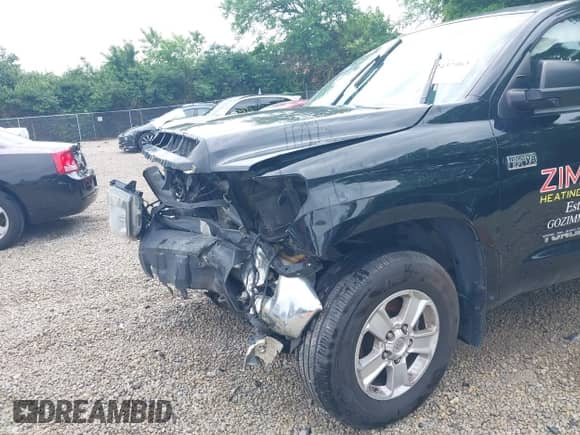 2018 Toyota Tundra SR с VIN 5TFUW5F19JX725912, выставлен на аукционе IAAI как лот 42437463 с пробегом 193 630 миль миль и . История ставок и продаж доступна на DreamBid. Изображение 17.