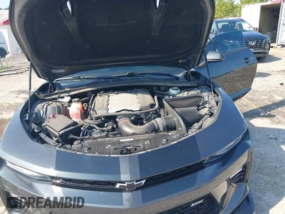 2018 Chevrolet Camaro 2SS z VIN 1G1FH1R78J0108224, wystawiony jako IAAI lot #43204029 z przebiegiem 28 372 mil mil oraz . Historia ofert i sprzedaży dostępna na DreamBid. Obrazek 10.