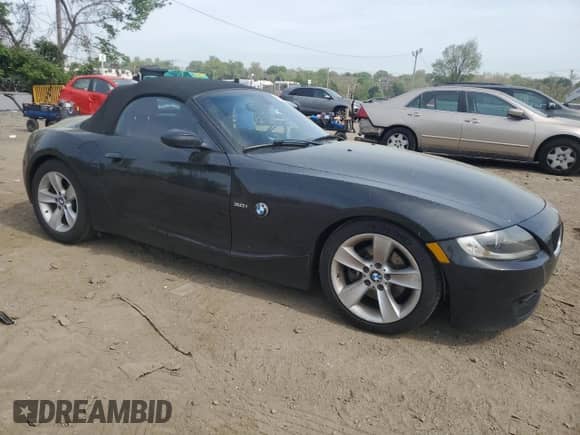 2007 BMW Z4 3.0i с VIN 4USBU33517LW60783, выставлен на аукционе Copart как лот 54129225 с пробегом 224 575 миль миль и Списание • Salvage title. История ставок и продаж доступна на DreamBid. Изображение 4.