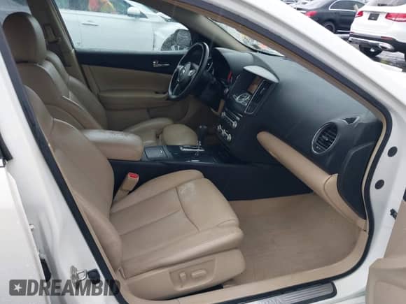 2013 Nissan Maxima S z VIN 1N4AA5APXDC846706, wystawiony jako IAAI lot #43365373 z przebiegiem 94 435 mil mil oraz . Historia ofert i sprzedaży dostępna na DreamBid. Obrazek 5.