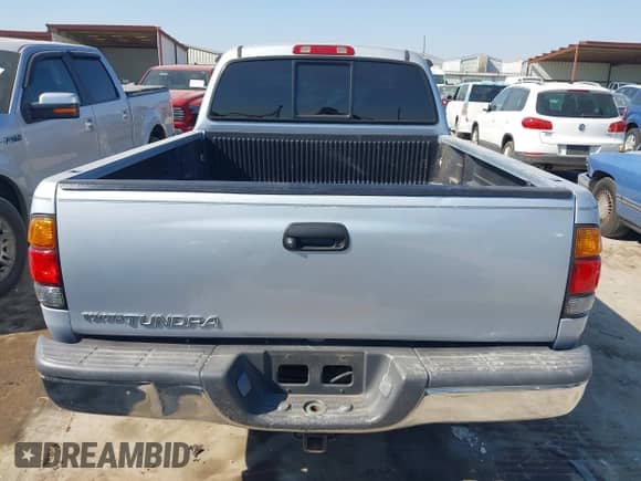 2000 Toyota Tundra SR5 с VIN 5TBRN3413YS105579, выставлен на аукционе IAAI как лот 43343292 с пробегом 153 974 миль миль и . История ставок и продаж доступна на DreamBid. Изображение 17.