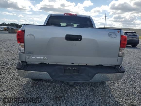 2011 Toyota Tundra z VIN 5TFEY5F10BX114151, wystawiony jako Copart lot #85832145 z przebiegiem 177 884 mil mil oraz Szkoda całkowita • Salvage title. Historia ofert i sprzedaży dostępna na DreamBid. Obrazek 6.