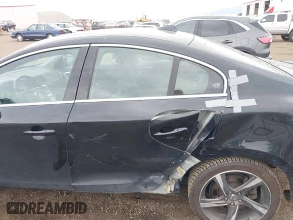 2013 Volvo S60 T6 R-Design Platinum с VIN YV1902FH9D1231456, выставлен на аукционе IAAI как лот 42788938 с пробегом 140 730 миль миль и . История ставок и продаж доступна на DreamBid. Изображение 6.