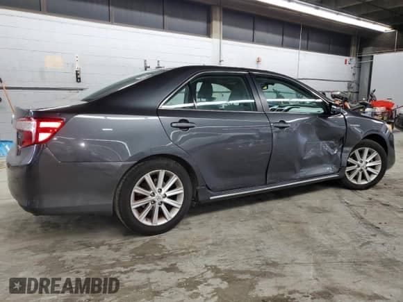 2012 Toyota Camry LE z VIN 4T1BD1FK0CU031950, wystawiony jako Copart lot #80570545 z przebiegiem 230 553 mil mil oraz Szkoda całkowita • Salvage title. Historia ofert i sprzedaży dostępna na DreamBid. Obrazek 3.