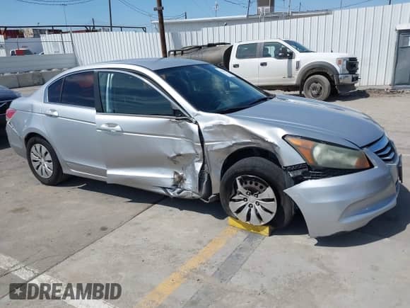 2011 Honda Accord LX с VIN 1HGCP2F31BA027406, выставлен на аукционе IAAI как лот 43101455 с пробегом 159 636 миль миль и . История ставок и продаж доступна на DreamBid. Изображение 1.