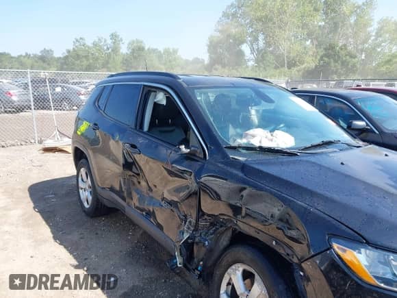 2017 Jeep Compass Latitude с VIN 3C4NJDBB0HT679761, выставлен на аукционе IAAI как лот 42999333 с пробегом 90 586 миль миль и . История ставок и продаж доступна на DreamBid. Изображение 6.