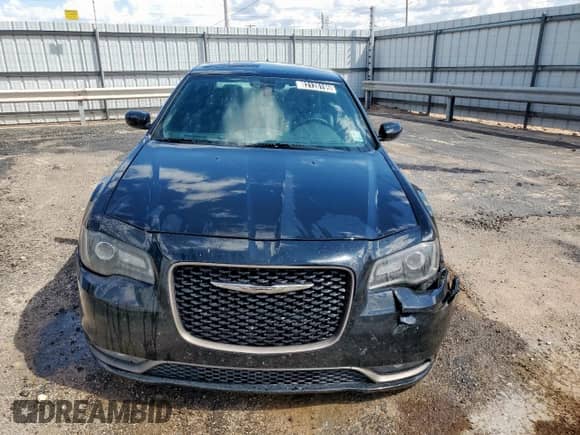 2016 Chrysler 300 S Alloy Edition с VIN 2C3CCABG1GH294975, выставлен на аукционе Copart как лот 82126195 с пробегом 113 601 миль миль и Чистый • Clean title. История ставок и продаж доступна на DreamBid. Изображение 5.