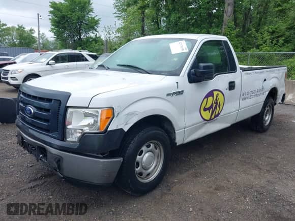 2012 Ford F-150 XL z VIN 1FTMF1CM4CKD83583, wystawiony jako IAAI lot #42179198 z przebiegiem 149 613 mil mil oraz . Historia ofert i sprzedaży dostępna na DreamBid. Obrazek 6.