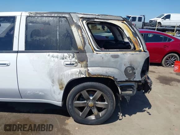 2007 Chevrolet TrailBlazer SS с VIN 1GNES13H672249917, выставлен на аукционе IAAI как лот 43019294 с пробегом 43 049 миль миль и . История ставок и продаж доступна на DreamBid. Изображение 6.
