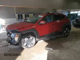 2025 Hyundai Kona SEL с VIN KM8HB3AB9SU321170, выставлен на аукционе Copart как лот 87032655 с пробегом 5 884 миль миль и Чистый • Clean title. История ставок и продаж доступна на DreamBid. Изображение 1.