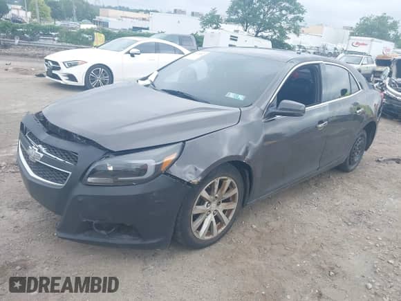 2013 Chevrolet Malibu LTZ с VIN 1G11H5SA1DF293838, выставлен на аукционе IAAI как лот 42672002 с пробегом Не указан миль и . История ставок и продаж доступна на DreamBid. Изображение 2.