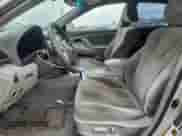 2011 Toyota Camry LE z VIN 4T4BF3EK6BR109109, wystawiony jako Copart lot #81679245 z przebiegiem 262 679 mil mil oraz Czysty tytuł • Clean title. Historia ofert i sprzedaży dostępna na DreamBid. Obrazek 7.