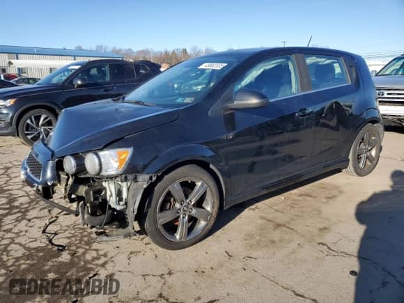 2016 Chevrolet Sonic RS z VIN 1G1JG6SB7G4128510, wystawiony jako Copart lot #45882335 z przebiegiem 151 500 mil mil oraz Szkoda całkowita • Salvage title. Historia ofert i sprzedaży dostępna na DreamBid. Obrazek 1.