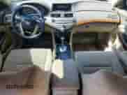 2008 Honda Accord EX z VIN JHMCP26728C078622, wystawiony jako Copart lot #84264965 z przebiegiem 221 419 mil mil oraz Szkoda całkowita • Salvage title. Historia ofert i sprzedaży dostępna na DreamBid. Obrazek 8.