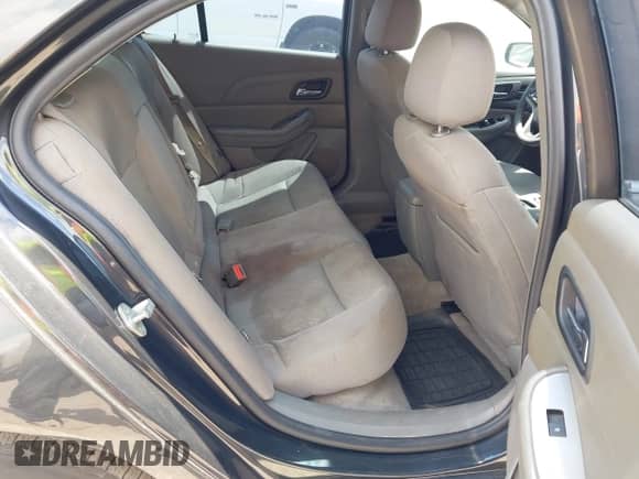 2014 Chevrolet Malibu LS с VIN 1G11B5SLXEF124714, выставлен на аукционе IAAI как лот 43037999 с пробегом 150 828 миль миль и . История ставок и продаж доступна на DreamBid. Изображение 8.