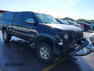 2002 Toyota Tundra SR5 z VIN 5TBBT44102S291201, wystawiony jako IAAI lot #43377504 z przebiegiem 194 215 mil mil oraz . Historia ofert i sprzedaży dostępna na DreamBid. Obrazek 1.