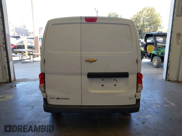 2015 Chevrolet City Express Cargo LT z VIN 3N63M0ZN2FK720561, wystawiony jako IAAI lot #40116829 z przebiegiem 201 898 mil mil oraz . Historia ofert i sprzedaży dostępna na DreamBid. Obrazek 16.