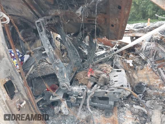 2011 GMC Sierra 1500 SLE z VIN 1GTR2VE3XBZ239040, wystawiony jako IAAI lot #42752848 z przebiegiem Nie podano mil oraz . Historia ofert i sprzedaży dostępna na DreamBid. Obrazek 5.