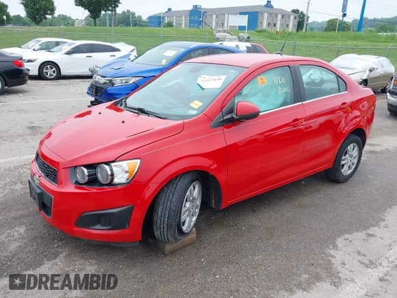2012 Chevrolet Sonic LT с VIN 1G1JC5SH0C4107356, выставлен на аукционе IAAI как лот 42413438 с пробегом Не указан миль и . История ставок и продаж доступна на DreamBid. Изображение 2.