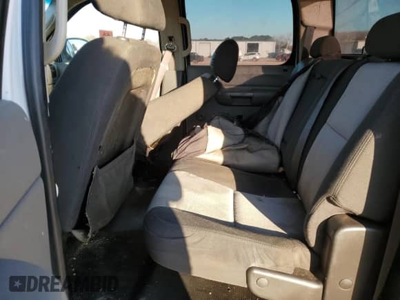2007 GMC Sierra 1500 SLE1 with VIN 2GTEK13C971682662, listed as a Copart auction lot 86144904 with 443,980 mi miles and Salvage title. Bid and sale history available at DreamBid. Image 10.