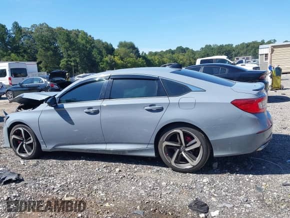 2021 Honda Accord Sport z VIN 1HGCV2F35MA024615, wystawiony jako IAAI lot #43081499 z przebiegiem 78 035 mil mil oraz . Historia ofert i sprzedaży dostępna na DreamBid. Obrazek 14.