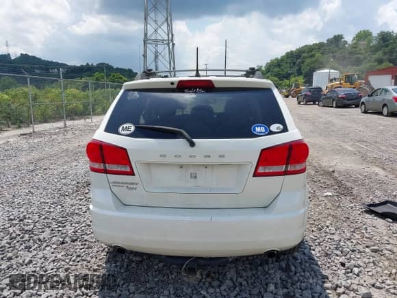 2016 Dodge Journey SE with VIN 3C4PDDAG2GT135967, listed as a IAAI auction lot 42663355 with 175,018 mi miles and . Bid and sale history available at DreamBid. Image 16.