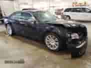 2013 Chrysler 300 C с VIN 2C3CCAET1DH711645, выставлен на аукционе Copart как лот 52899625 с пробегом 122 063 миль миль и На запчасти • Non repairable. История ставок и продаж доступна на DreamBid. Изображение 4.