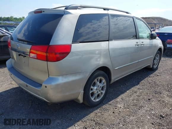 2004 Toyota Sienna XLE z VIN 5TDBA22C74S013288, wystawiony jako IAAI lot #42797623 z przebiegiem 118 746 mil mil oraz . Historia ofert i sprzedaży dostępna na DreamBid. Obrazek 4.