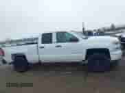 2016 Chevrolet Silverado 1500 Custom z VIN 1GCRCPEC2GZ393368, wystawiony jako IAAI lot #41501663 z przebiegiem 110 276 mil mil oraz . Historia ofert i sprzedaży dostępna na DreamBid. Obrazek 13.