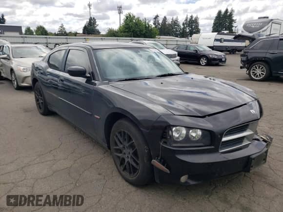 2010 Dodge Charger R/T z VIN 2B3CA5CT2AH138263, wystawiony jako Copart lot #61972675 z przebiegiem Nie podano mil oraz Szkoda całkowita • Salvage title. Historia ofert i sprzedaży dostępna na DreamBid. Obrazek 4.