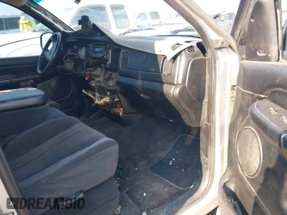 2002 Dodge 1500 with VIN 1D7HA18N92S641814, listed as a IAAI auction lot 43234964 with 193,752 mi miles and . Bid and sale history available at DreamBid. Image 5.