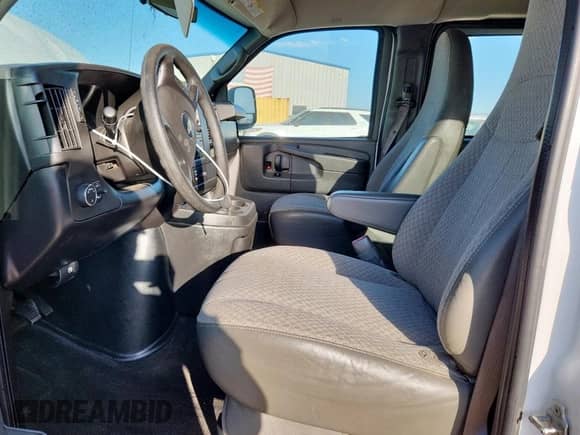 2013 Chevrolet Express Passenger LT с VIN 1GAZG1FG5D1159201, выставлен на аукционе Copart как лот 61184385 с пробегом 198 123 миль миль и Списание • Salvage title. История ставок и продаж доступна на DreamBid. Изображение 7.