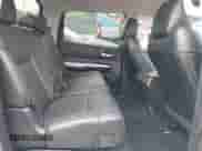 2017 Toyota Tundra SR5 z VIN 5TFEW5F14HX220598, wystawiony jako IAAI lot #42244935 z przebiegiem 95 617 mil mil oraz . Historia ofert i sprzedaży dostępna na DreamBid. Obrazek 8.