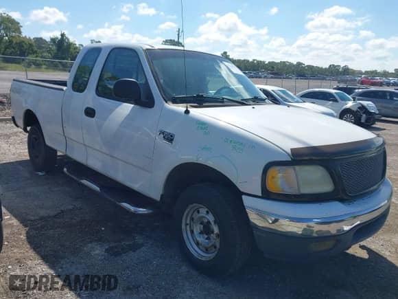 2004 Ford F-150 XL с VIN 2FTRX18WX4CA55488, выставлен на аукционе IAAI как лот 43341815 с пробегом Не указан миль и . История ставок и продаж доступна на DreamBid. Изображение 1.