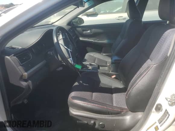 2015 Toyota Camry SE z VIN 4T1BF1FK6FU901540, wystawiony jako Copart lot #67824065 z przebiegiem 120 485 mil mil oraz Szkoda całkowita • Salvage title. Historia ofert i sprzedaży dostępna na DreamBid. Obrazek 7.