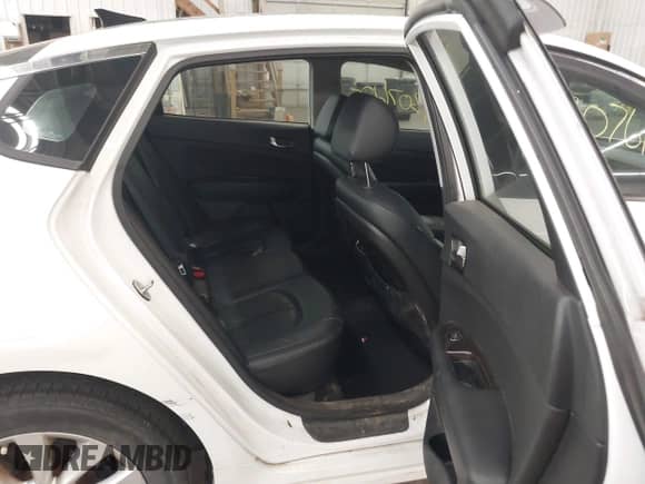 2016 Kia Optima EX with VIN 5XXGU4L32GG002132, listed as a IAAI auction lot 43076125 with 110,849 mi miles and . Bid and sale history available at DreamBid. Image 8.