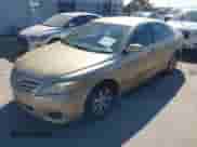 2011 Toyota Camry LE z VIN 4T1BF3EK7BU168812, wystawiony jako IAAI lot #43341981 z przebiegiem 268 323 mil mil oraz . Historia ofert i sprzedaży dostępna na DreamBid. Obrazek 2.