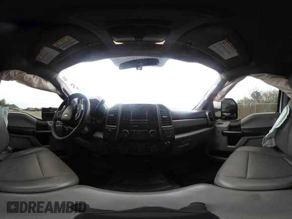 2018 Ford F-250 XL с VIN 1FT7W2B63JEB70397, выставлен на аукционе IAAI как лот 41637099 с пробегом 163 126 миль миль и . История ставок и продаж доступна на DreamBid. Изображение 20.