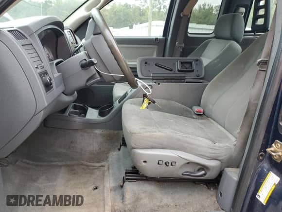 2005 Dodge Dakota SLT with VIN 1D7HE42K85S313874, listed as a Copart auction lot 84901335 with Not provided miles and Clean title. Bid and sale history available at DreamBid. Image 7.