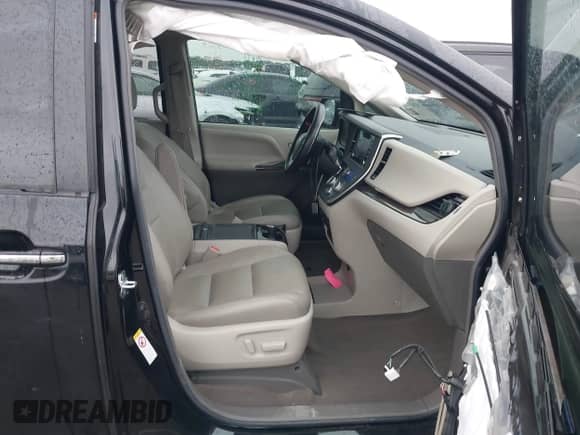 2019 Toyota Sienna XLE Auto Access Seat with VIN 5TDYZ3DC2KS977512, listed as a IAAI auction lot 42437255 with 41,877 mi miles and . Bid and sale history available at DreamBid. Image 5.