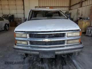 1998 Chevrolet Silverado 2500 с VIN 1GCGK29R8WE102762, выставлен на аукционе Copart как лот 81764284 с пробегом 243 316 миль миль и Списание • Salvage title. История ставок и продаж доступна на DreamBid. Изображение 5.