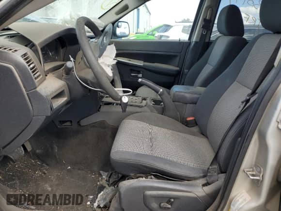 2010 Jeep Grand Cherokee Laredo с VIN 1J4PR4GK0AC160778, выставлен на аукционе Copart как лот 90289275 с пробегом 212 965 миль миль и Списание • Salvage title. История ставок и продаж доступна на DreamBid. Изображение 7.