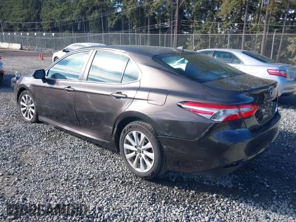2019 Toyota Camry SE z VIN 4T1B11HK3KU188960, wystawiony jako IAAI lot #43407403 z przebiegiem 97 496 mil mil oraz . Historia ofert i sprzedaży dostępna na DreamBid. Obrazek 3.