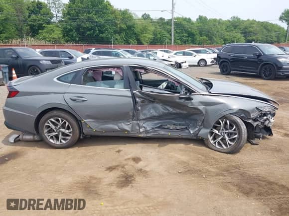 2022 Hyundai Sonata SEL with VIN KMHL64JA8NA243787, listed as a IAAI auction lot 42473202 with Not provided miles and . Bid and sale history available at DreamBid. Image 12.