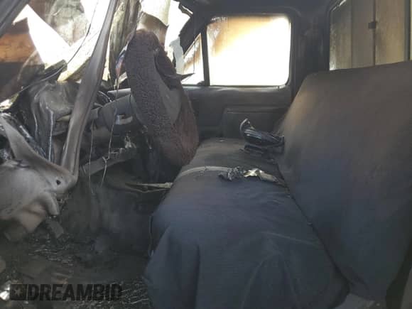 1987 Ford F-150 z VIN 1FTEF14N5HNA69572, wystawiony jako Copart lot #70279115 z przebiegiem Nie podano mil oraz Nie do naprawy • Non repairable. Historia ofert i sprzedaży dostępna na DreamBid. Obrazek 7.