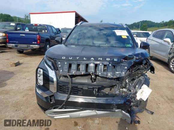 2023 Mitsubishi Outlander SEL z VIN JA4J4VA87PZ019896, wystawiony jako IAAI lot #42646987 z przebiegiem 22 494 mil mil oraz . Historia ofert i sprzedaży dostępna na DreamBid. Obrazek 13.