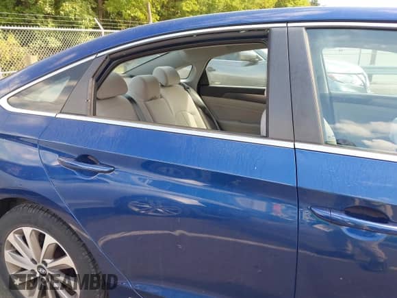 2017 Hyundai Sonata Limited с VIN 5NPE34AF4HH556852, выставлен на аукционе IAAI как лот 43146322 с пробегом 92 007 миль миль и . История ставок и продаж доступна на DreamBid. Изображение 21.