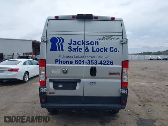 2021 Ram ProMaster z VIN 3C6ERVDG6ME500703, wystawiony jako IAAI lot #41428518 z przebiegiem 70 746 mil mil oraz . Historia ofert i sprzedaży dostępna na DreamBid. Obrazek 17.