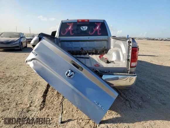 2020 Ram 1500 SLT z VIN 1C6RR7TT3LS101478, wystawiony jako Copart lot #61857465 z przebiegiem 132 282 mil mil oraz Szkoda całkowita • Salvage title. Historia ofert i sprzedaży dostępna na DreamBid. Obrazek 6.